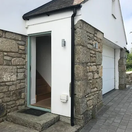 Remarkable Large 1-bed Nr * Penzance